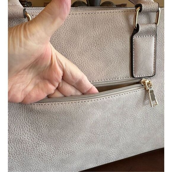 ST. BARRY - NWT 2-Piece Satchel & Wristlet/Stone Grey Croc-Embossed Faux Leather - Picture 8 of 16